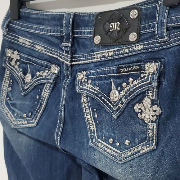 miss Me dark wash jean shorts - Picture 4 of 7